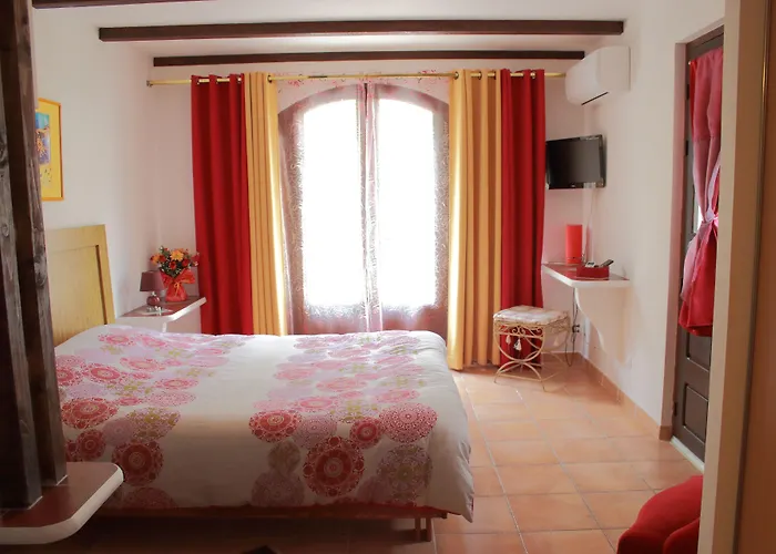 D'hotes Le Clos Des Oliviers מלון 2*