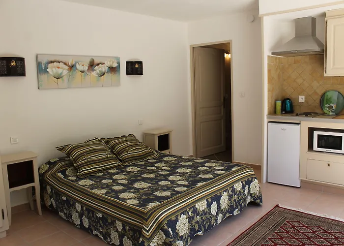 D'hotes Le Clos Des Oliviers 2*