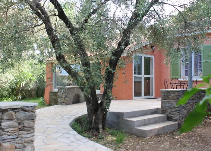 D'hotes Le Clos Des Oliviers מלון 2*