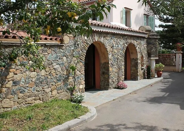 מלון D'hotes Le Clos Des Oliviers 2*