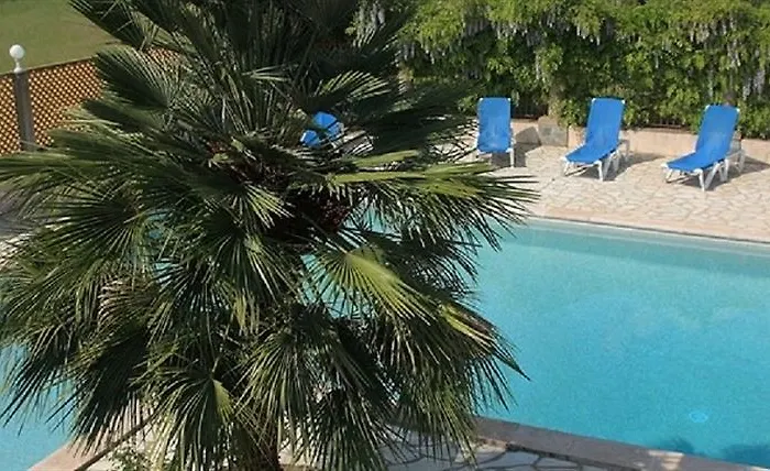 מלון D'hotes Le Clos Des Oliviers 2*